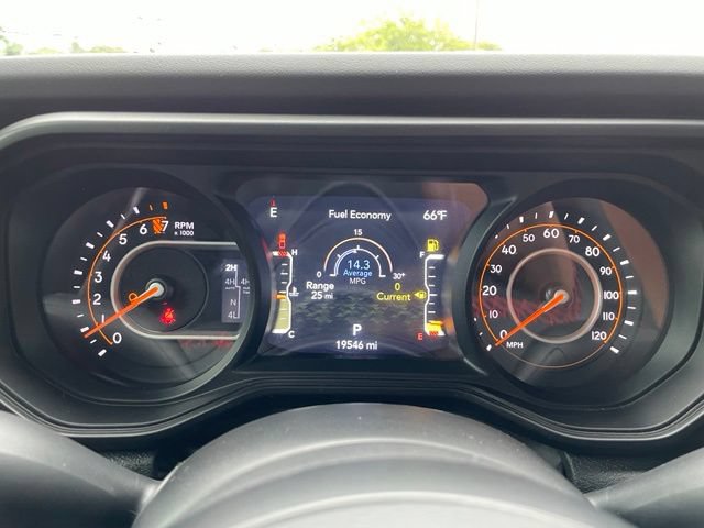 Used 2024 Jeep Gladiator Rubicon AWD/4WD image 16