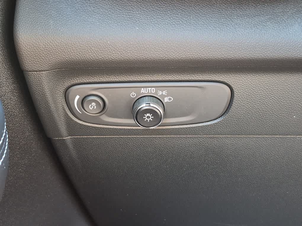 Used 2023 Buick Envision Essence w/ Sport Touring Package AWD/4WD image 18