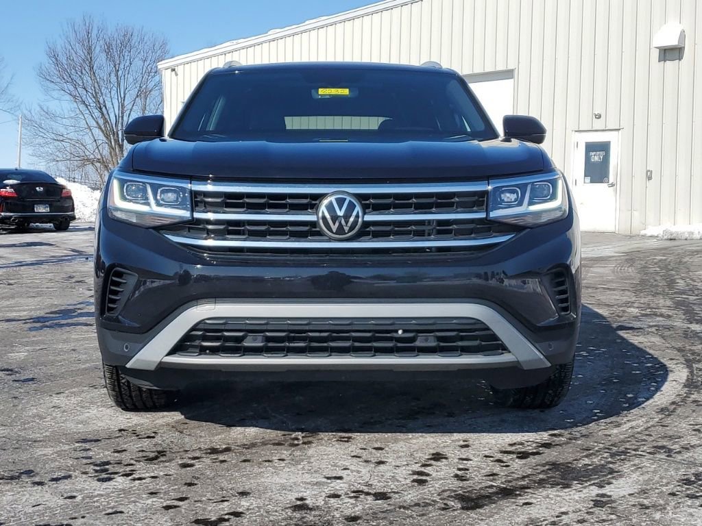 Used 2022 Volkswagen Atlas Cross Sport SE image 2