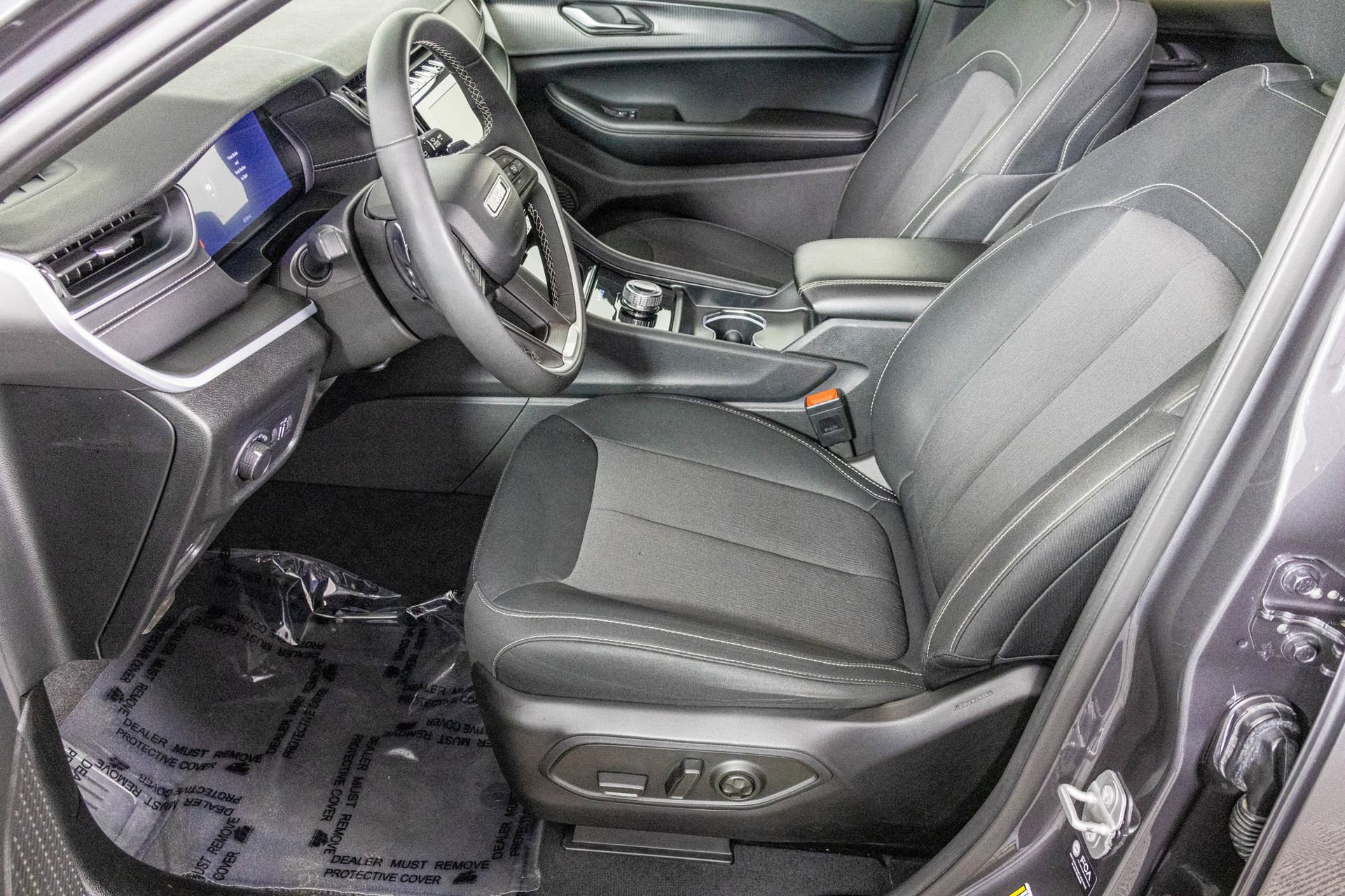 Used 2024 Jeep Grand Cherokee L Laredo w/ Luxury Tech Group I image 18