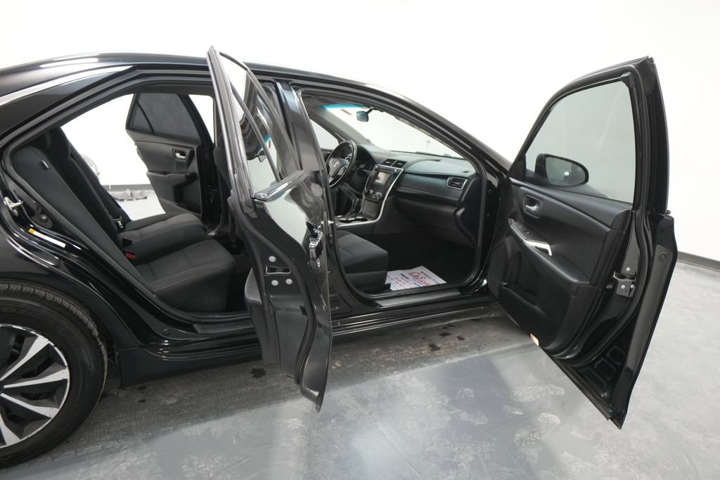 Used 2017 Toyota Camry LE FWD image 24