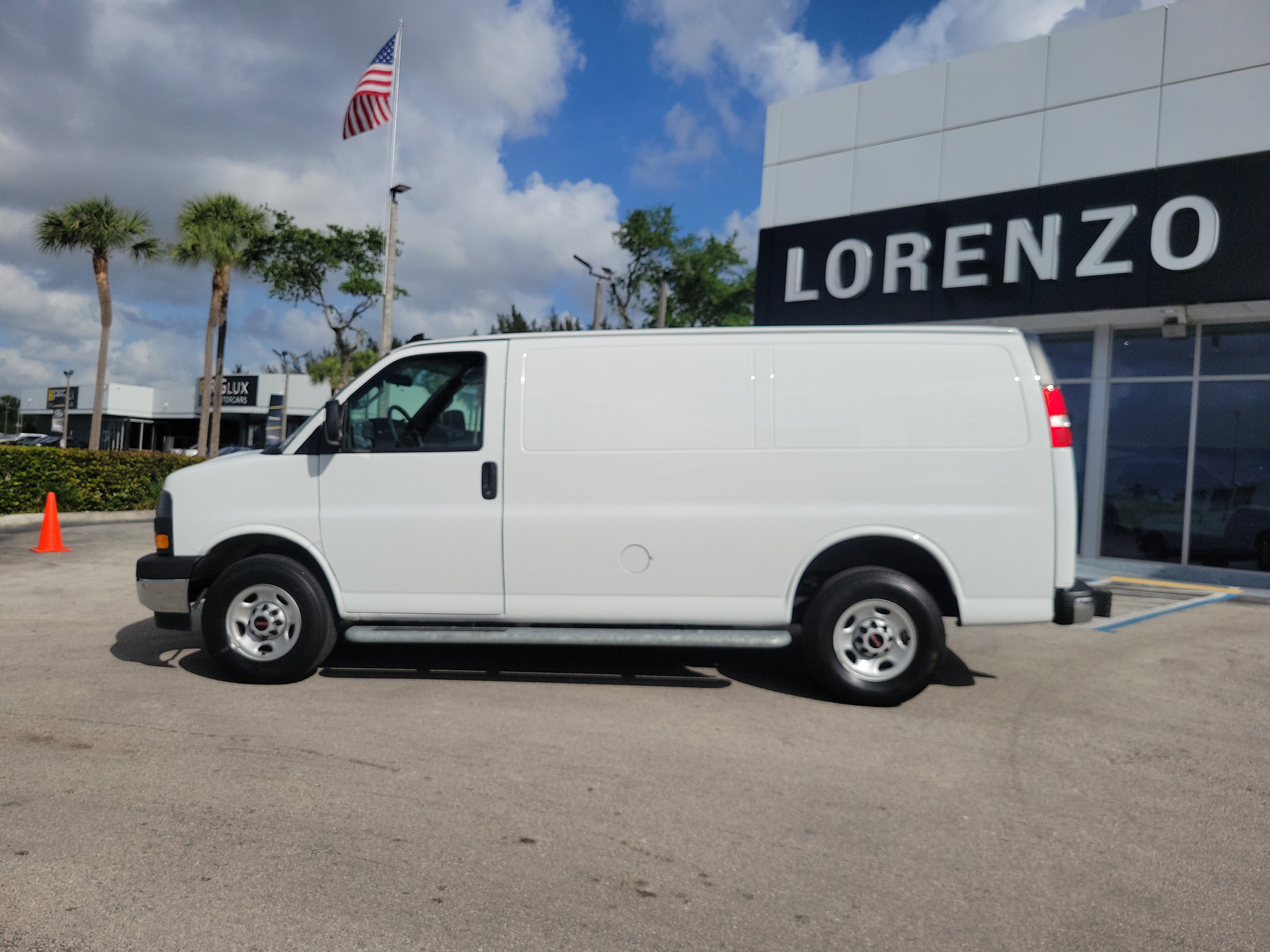 Used 2024 GMC Savana 2500 w/ Driver Convenience Package image 8