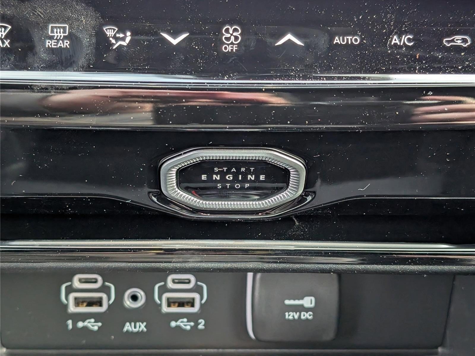New 2026 Jeep Grand Cherokee Altitude AWD/4WD image 19