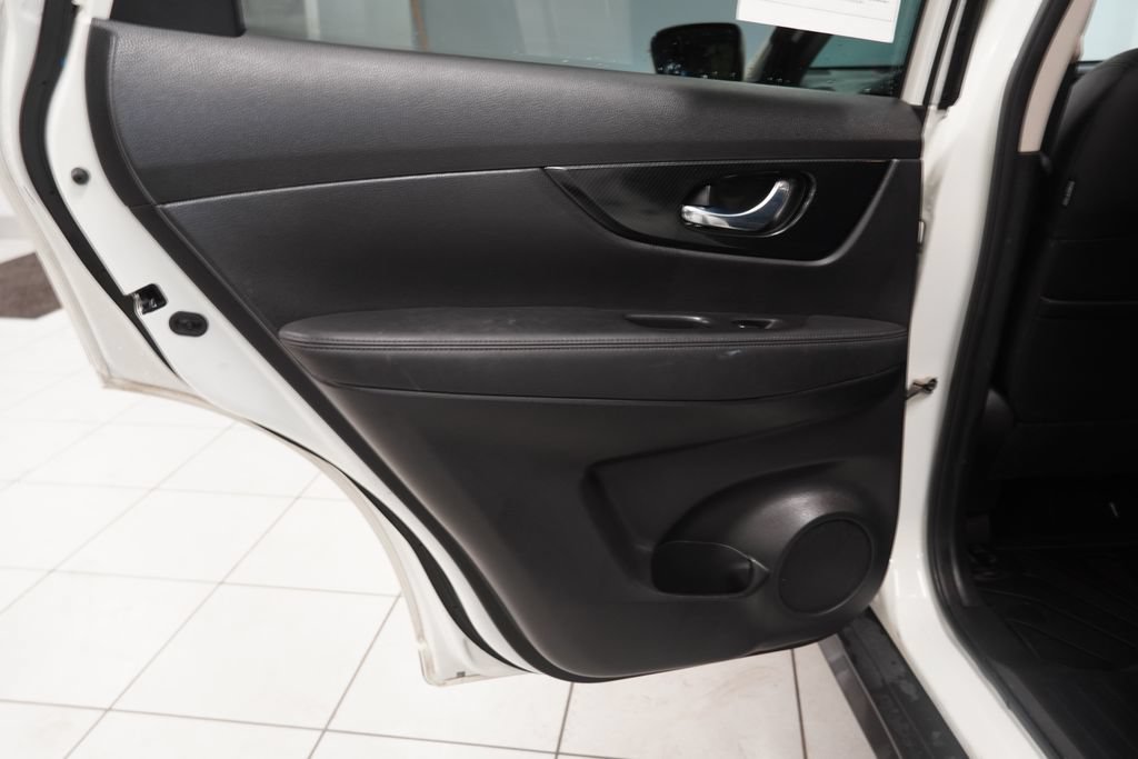 Used 2018 Nissan Rogue SL w/ Premium Package AWD/4WD image 26