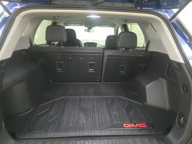 Used 2023 GMC Terrain SLE w/ Driver Convenience Package image 12