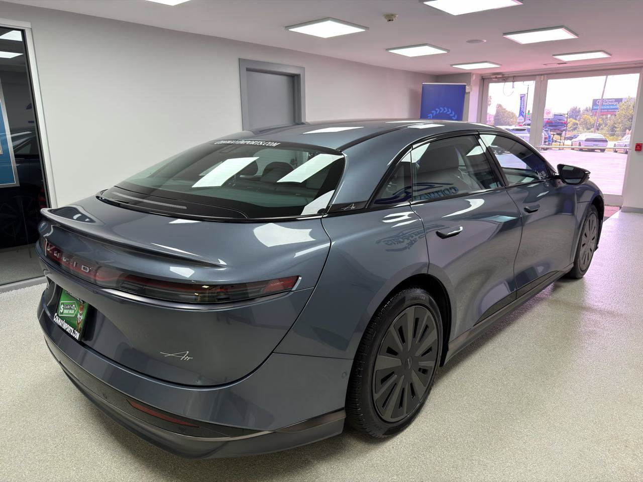 Used 2025 Lucid Air Pure RWD image 3