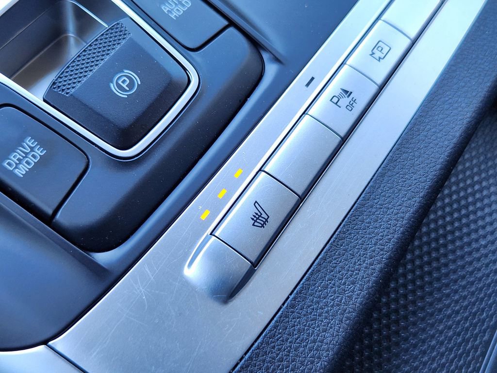 Used 2024 Kia Carnival LX image 19