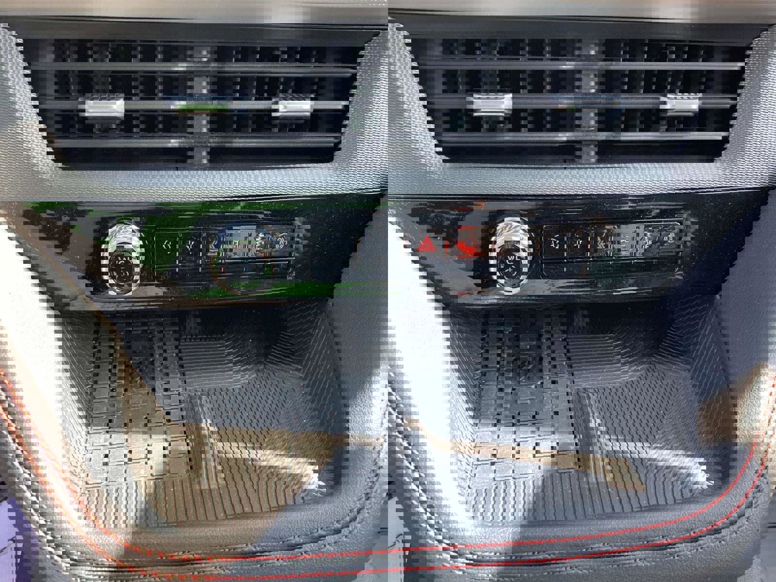 Used 2025 Ford Explorer ST-Line w/ Premium Package image 27