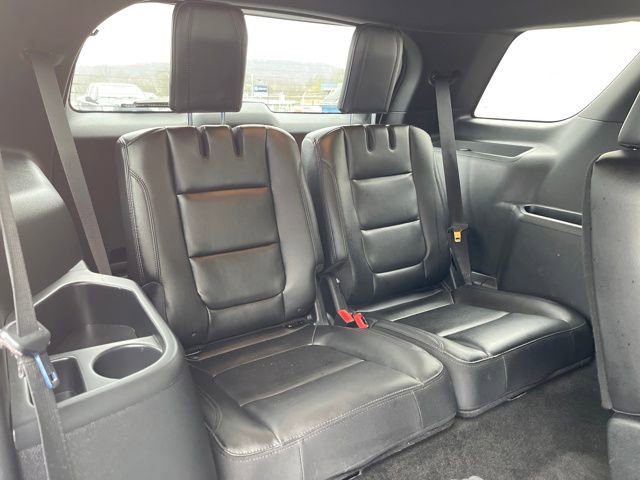 Used 2018 Ford Explorer XLT w/ Equipment Group 202A image 31