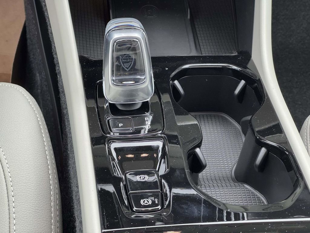 New 2026 Volvo XC40 B5 Ultra w/ Protection Package Premier image 6