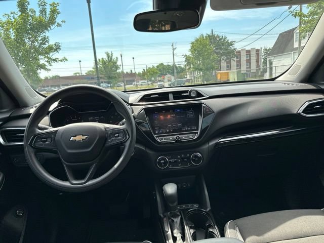 Used 2021 Chevrolet TrailBlazer LT w/ Sun and Liftgate Package AWD/4WD image 3