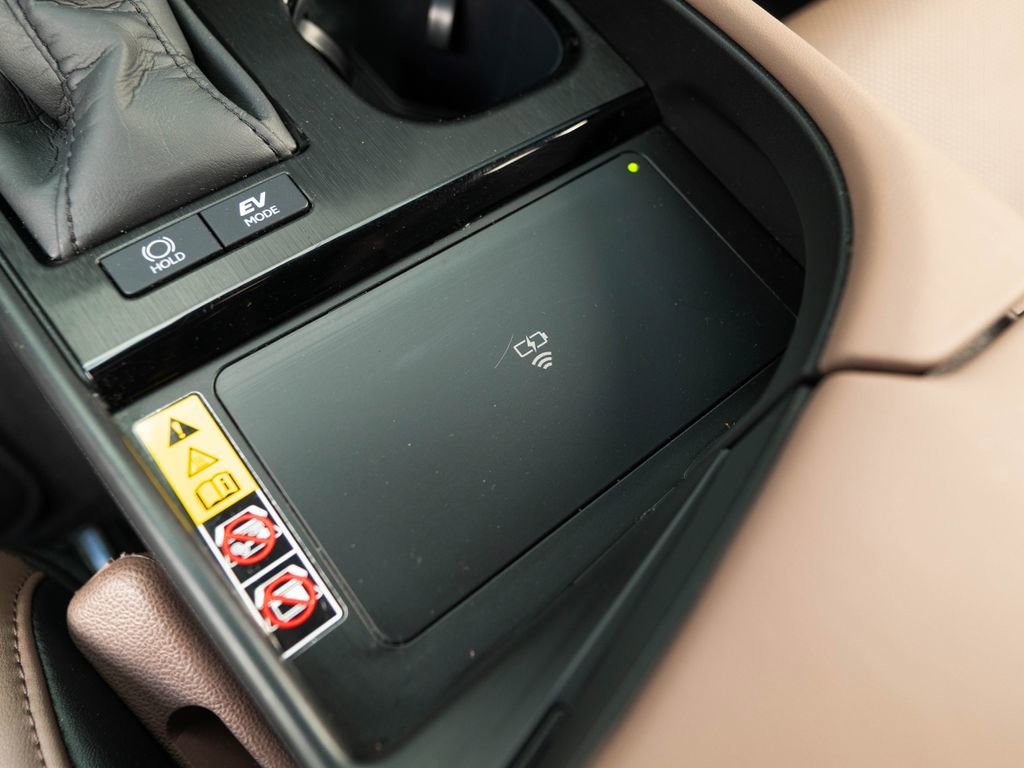 Used 2025 Lexus ES 300h w/ Premium Package FWD image 25