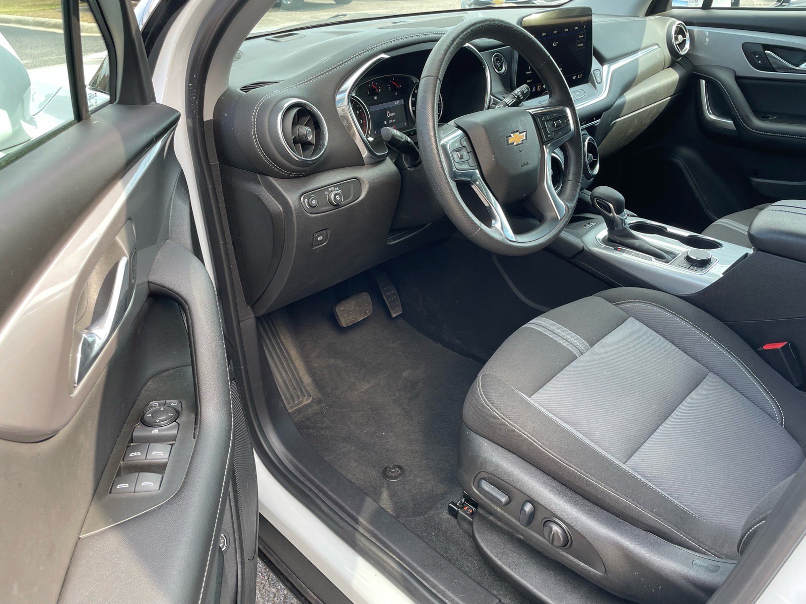 Used 2024 Chevrolet Blazer LT w/ Convenience Package image 4