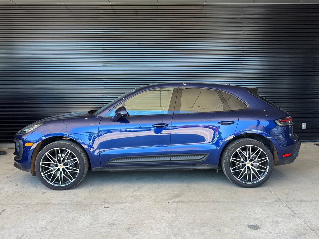 Certified 2026 Porsche Macan AWD/4WD image 2