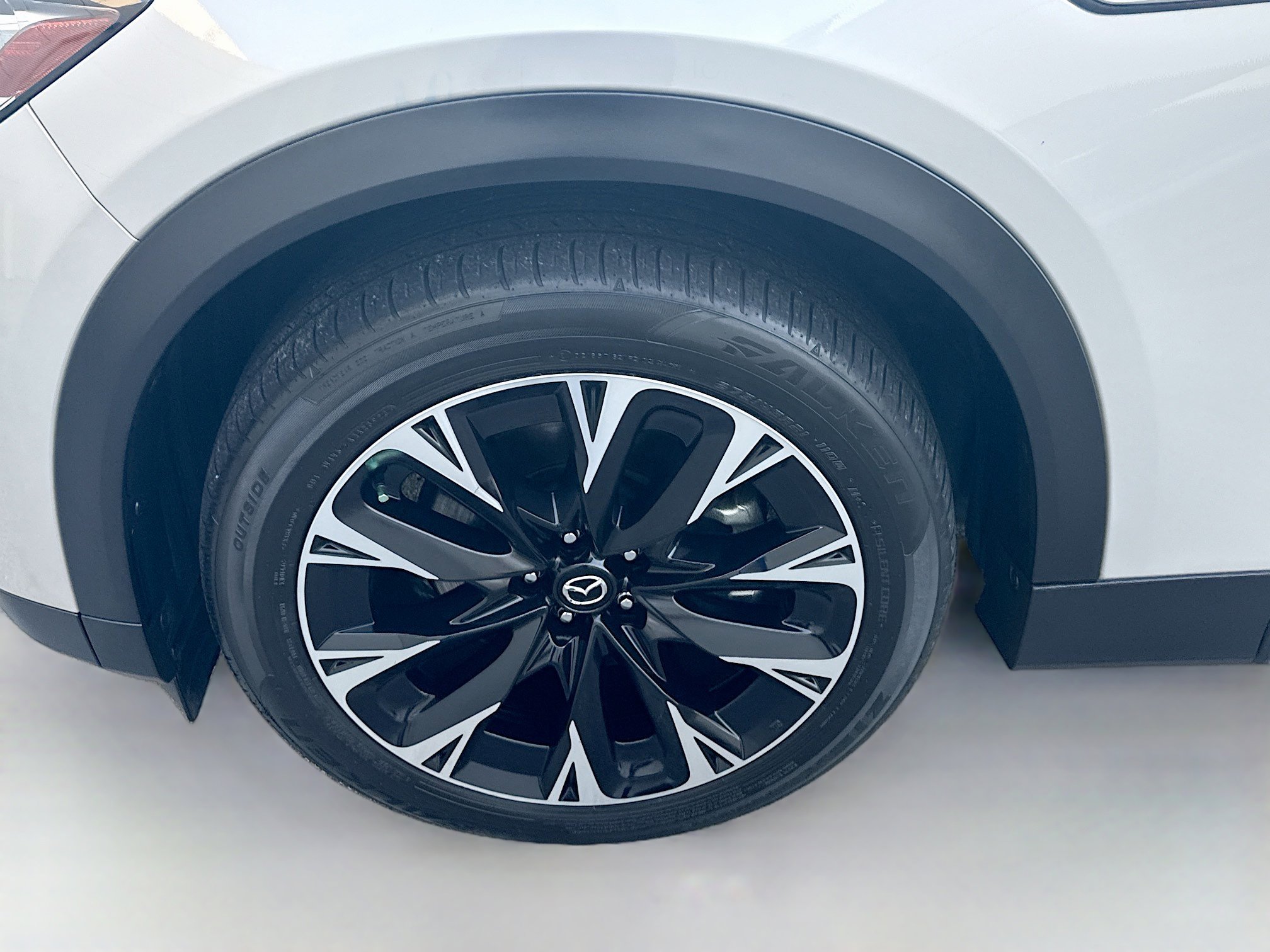 Used 2024 MAZDA CX-90 Plug-In Hybrid w/ Premium Pkg image 38