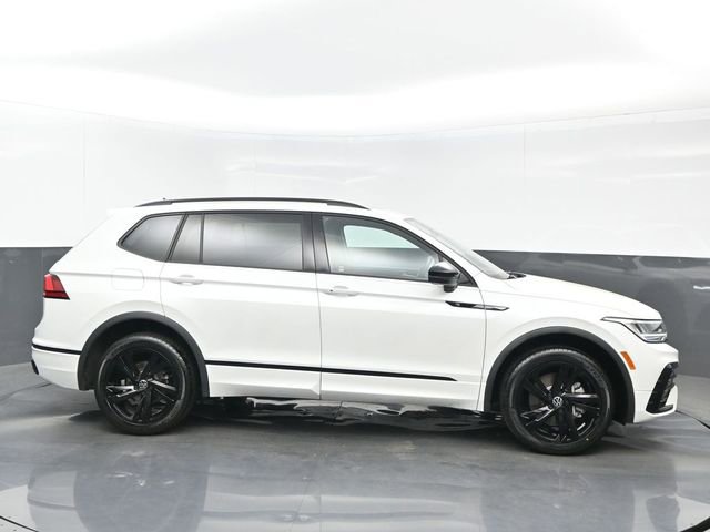 Used 2023 Volkswagen Tiguan SE R-Line FWD image 7