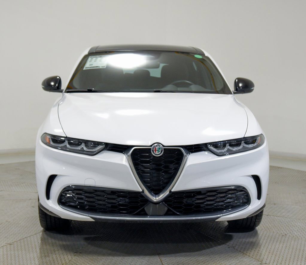 Used 2024 Alfa Romeo Tonale Ti w/ Premium Interior Package image 12