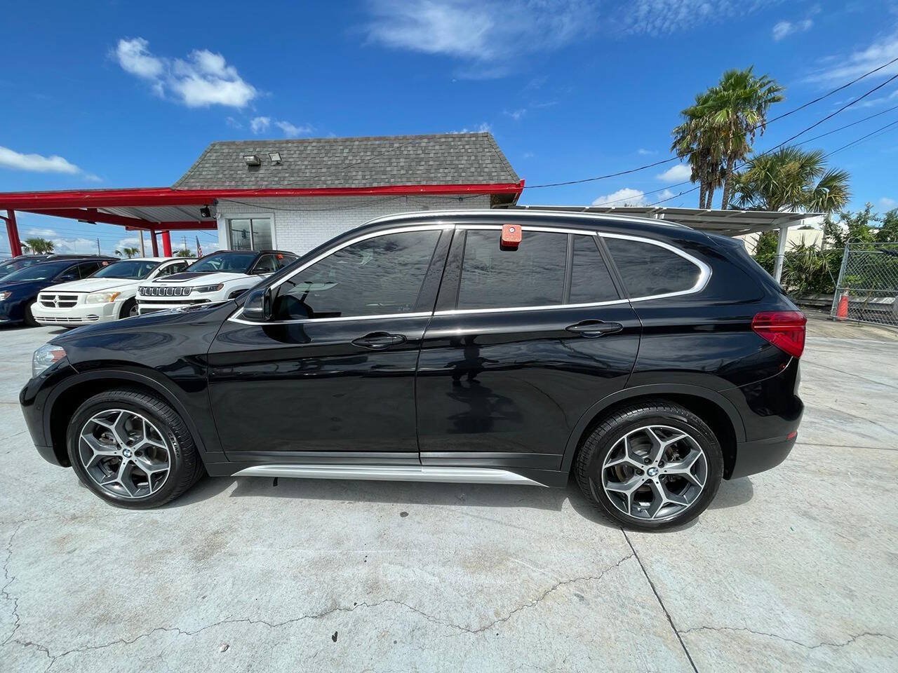 Used 2018 BMW X1 xDrive28i w/ Premium Package AWD/4WD image 5