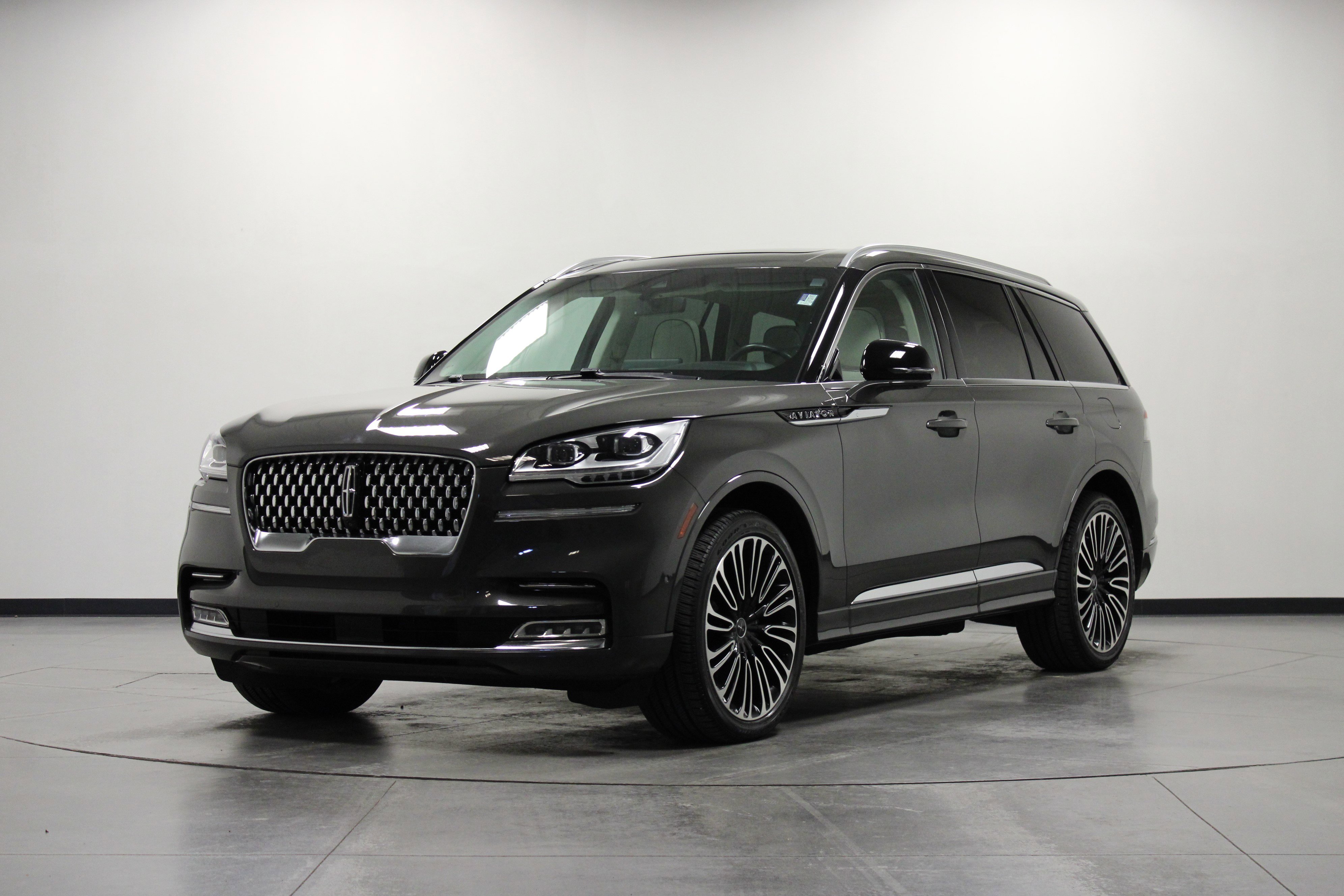 Used 2024 Lincoln Aviator Black Label w/ Dynamic Handling Package image 8