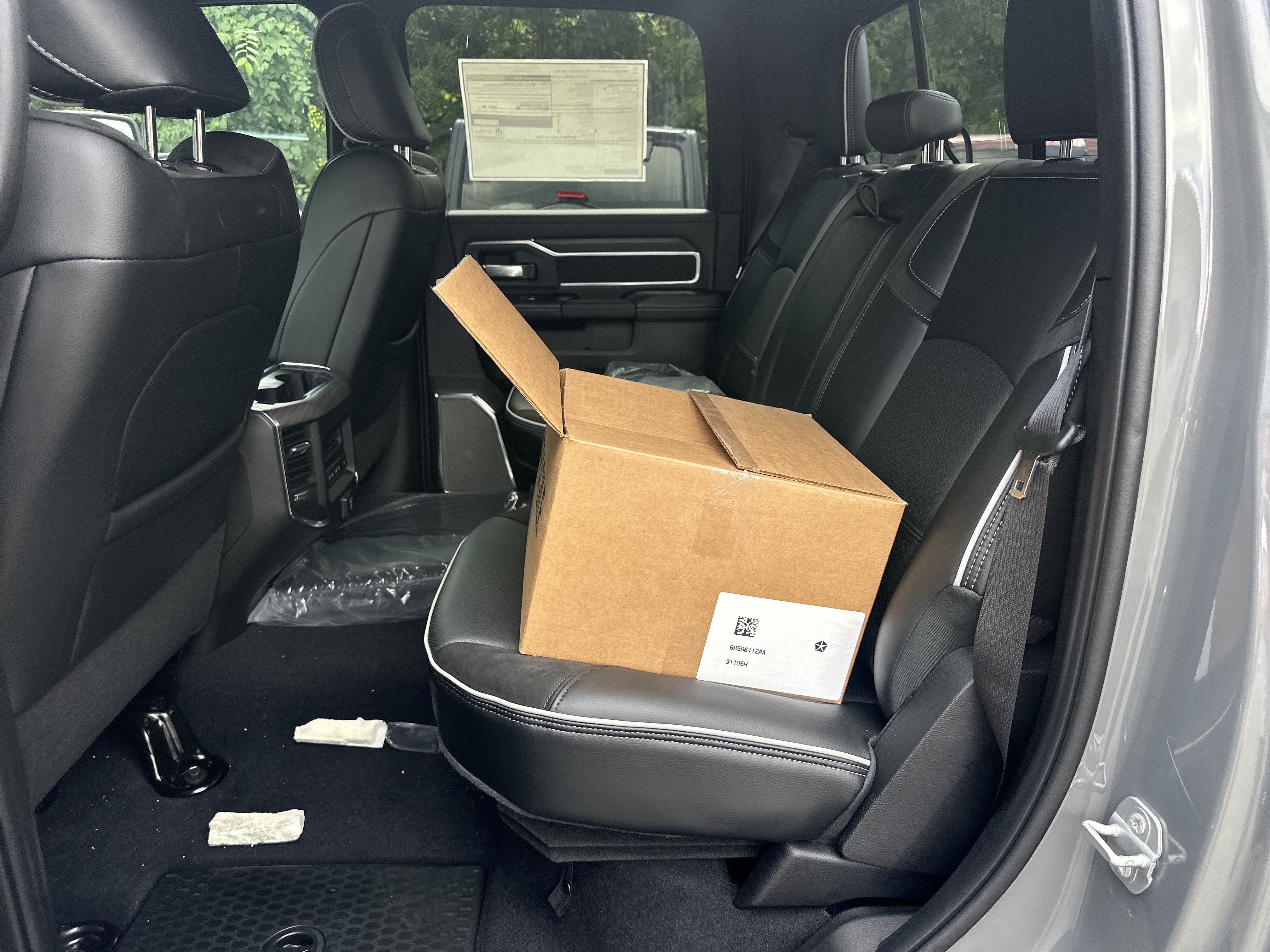 New 2026 RAM 2500 Laramie AWD/4WD image 32