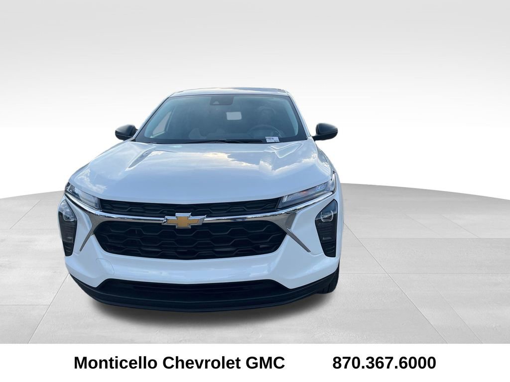 Used 2025 Chevrolet Trax LS image 8