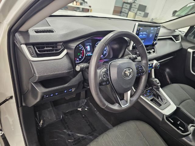 Used 2022 Toyota RAV4 XLE w/ Convenience Package image 7