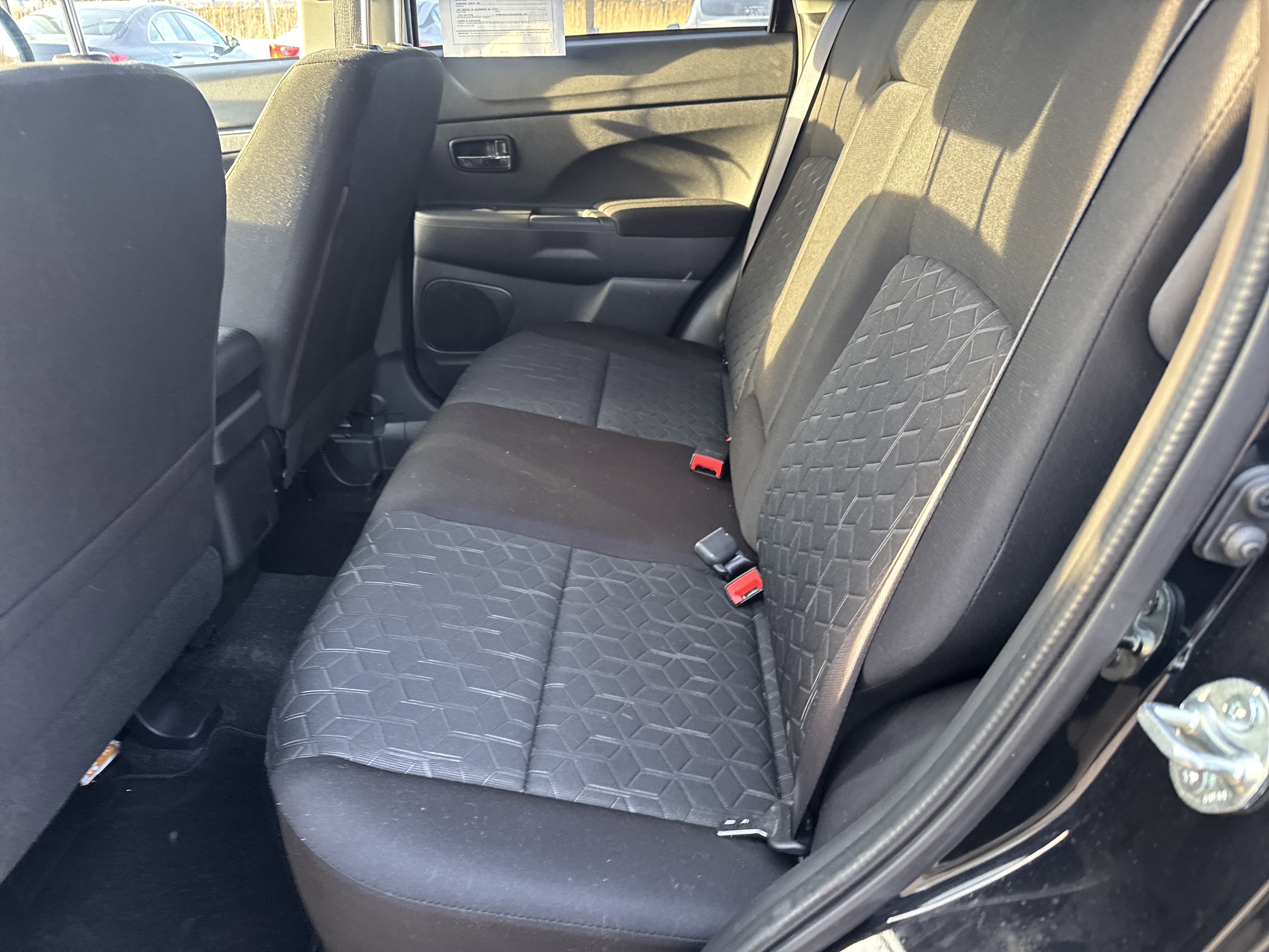 Used 2025 Mitsubishi Outlander Sport ES image 13