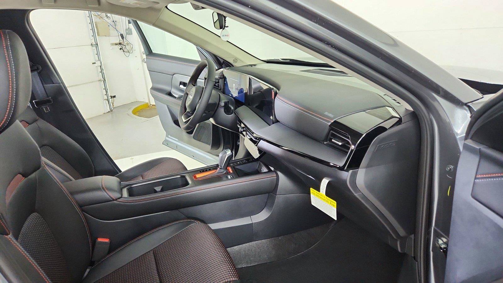 Used 2026 Nissan Kicks SR w/ Illumination Package AWD/4WD image 25