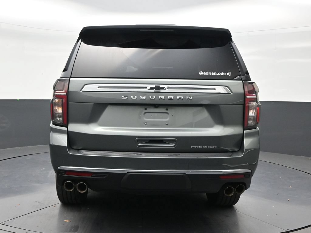 Used 2023 Chevrolet Suburban Premier RWD image 4