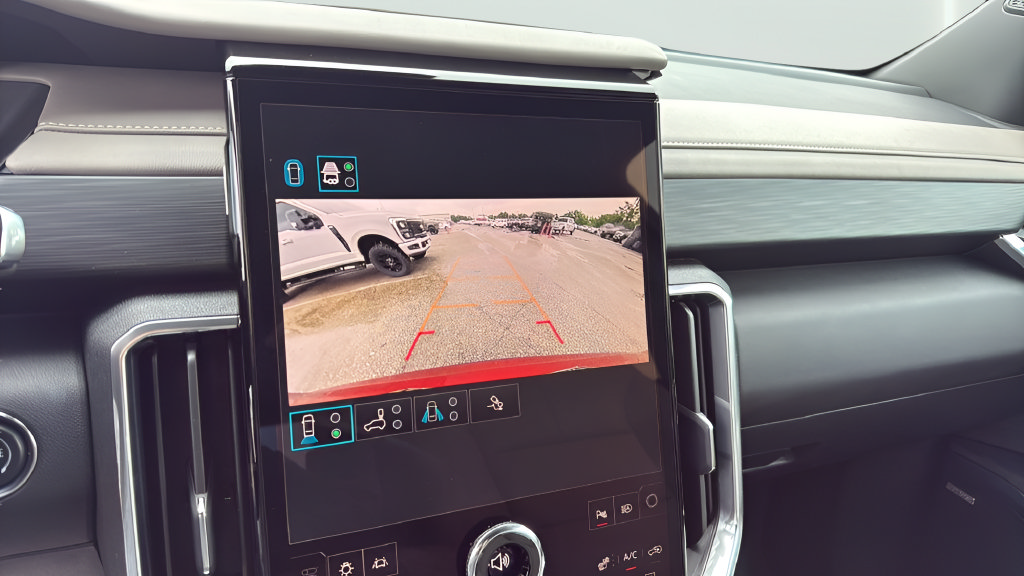 Used 2026 GMC Acadia Elevation w/ Elevation Premium Package FWD image 18