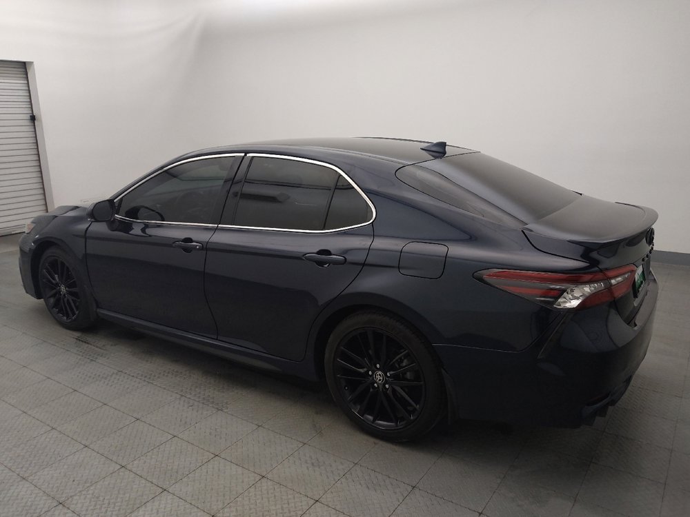 Used 2021 Toyota Camry XSE image 3