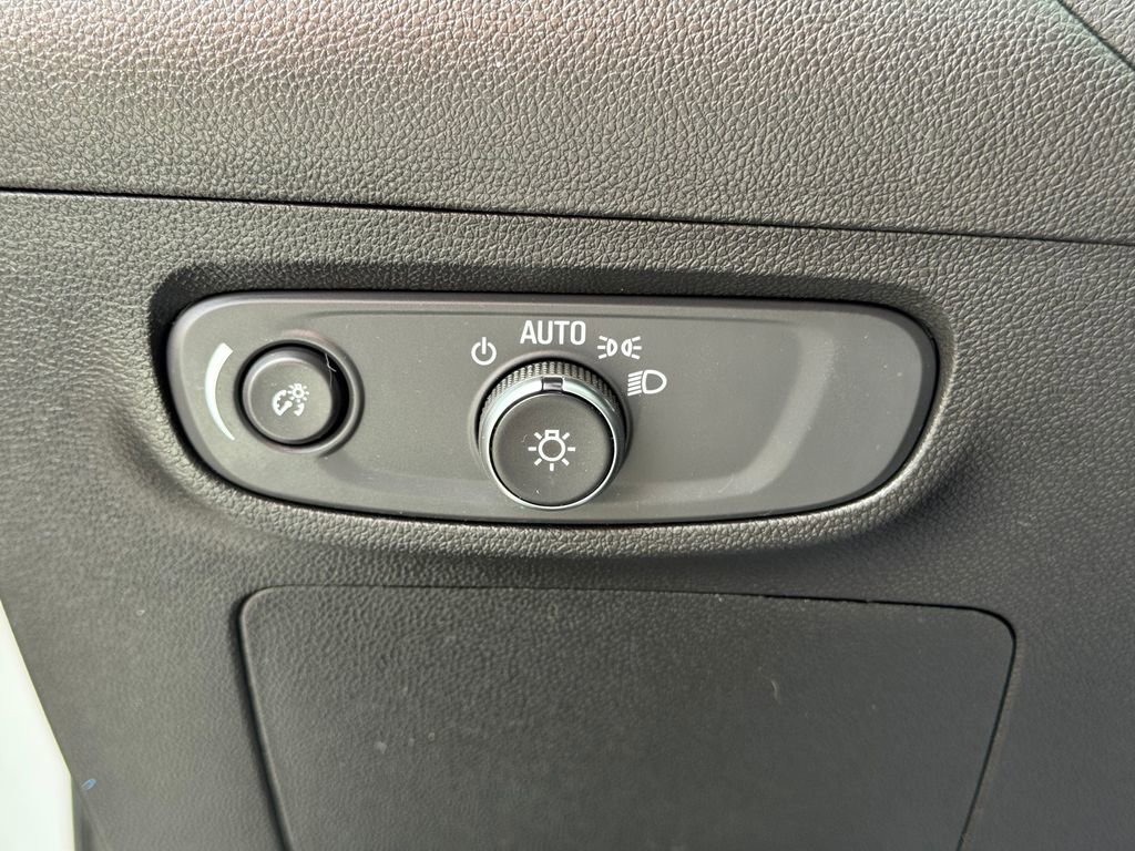 Used 2024 Buick Encore GX Sport Touring FWD image 30