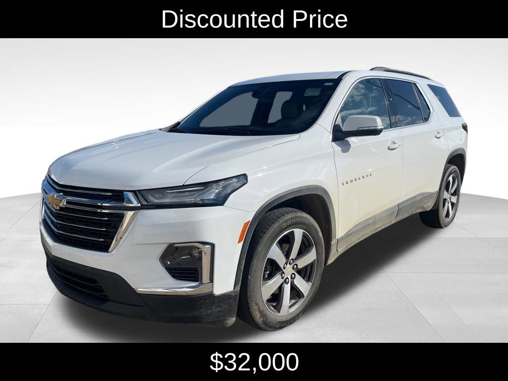 Certified 2023 Chevrolet Traverse LT w/ LT Premium Package AWD/4WD image 3