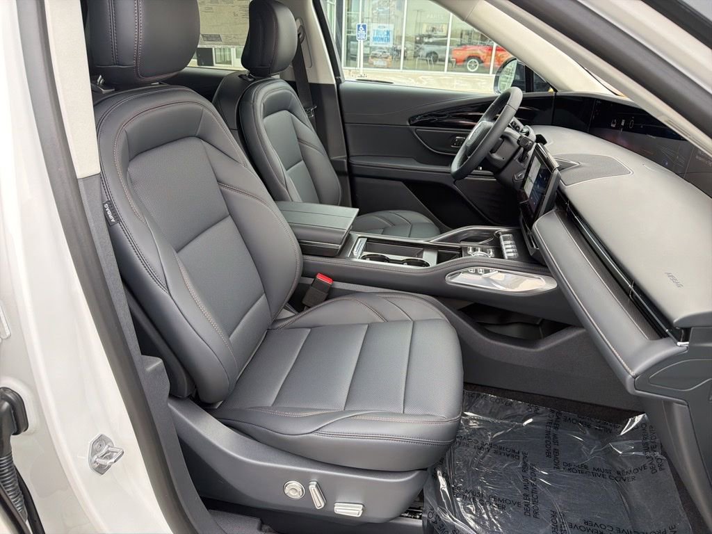 New 2026 Lincoln Nautilus Premier image 15