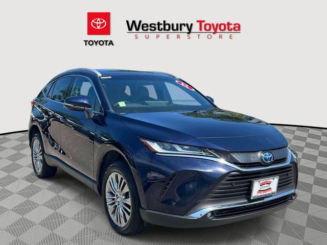 Certified 2024 Toyota Venza XLE AWD/4WD image 1