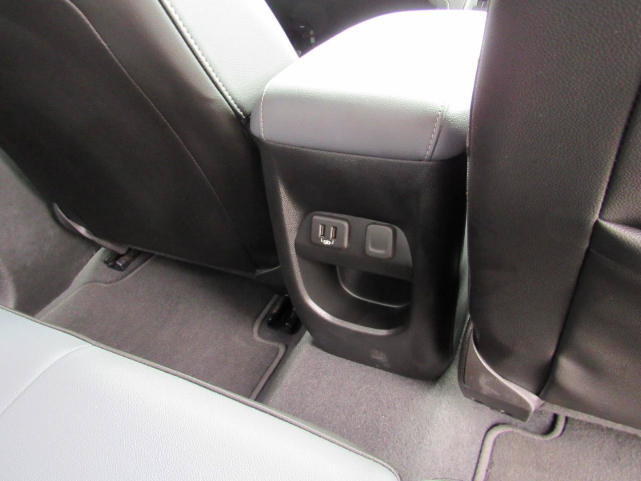 Used 2021 Chevrolet Colorado Z71 AWD/4WD image 37