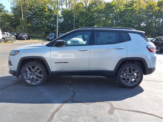 New 2026 Jeep Compass Limited image 6