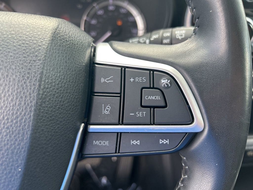 Used 2023 Toyota Highlander L image 46