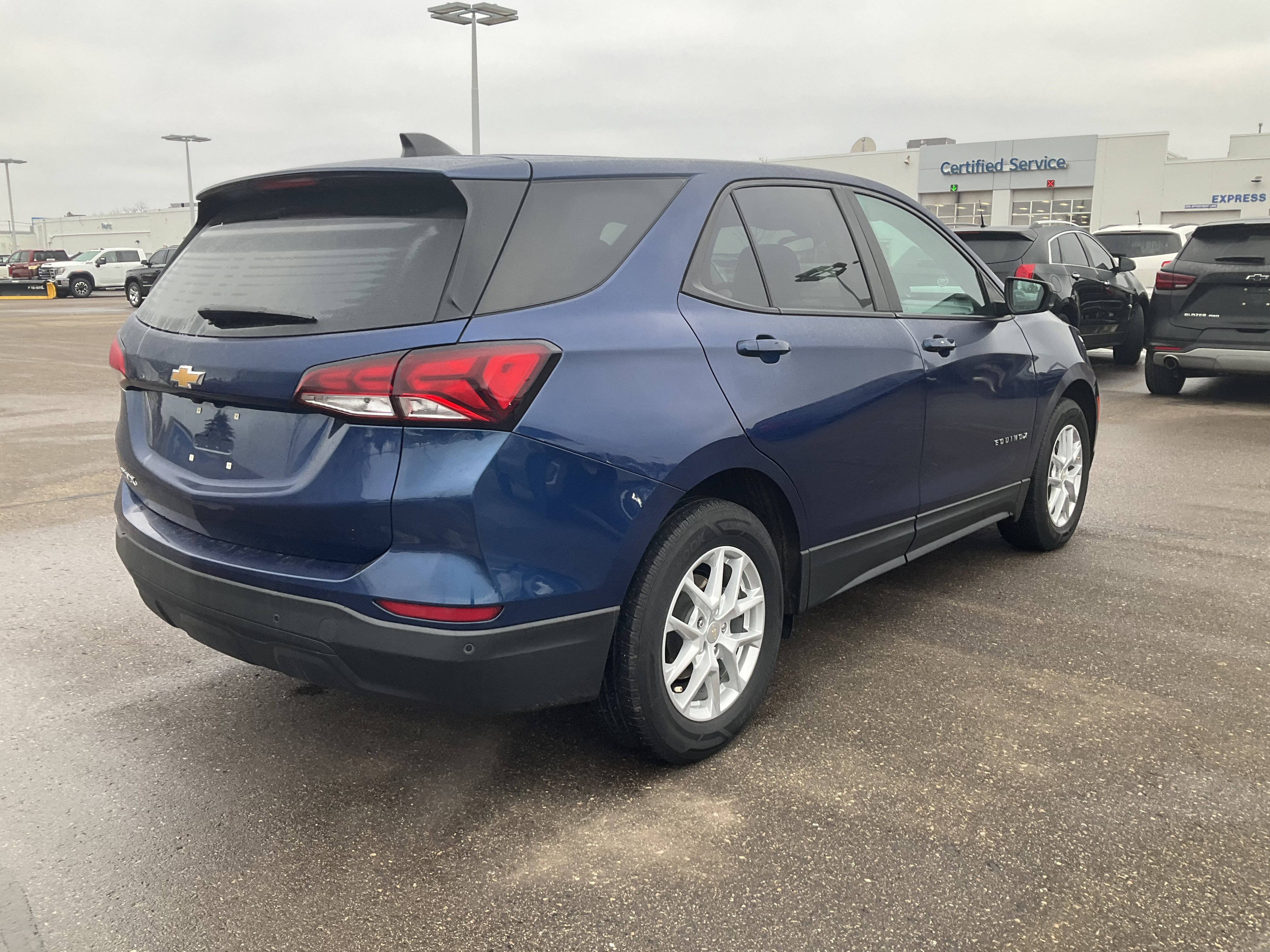 Certified 2022 Chevrolet Equinox LS w/ LS Convenience Package FWD image 3