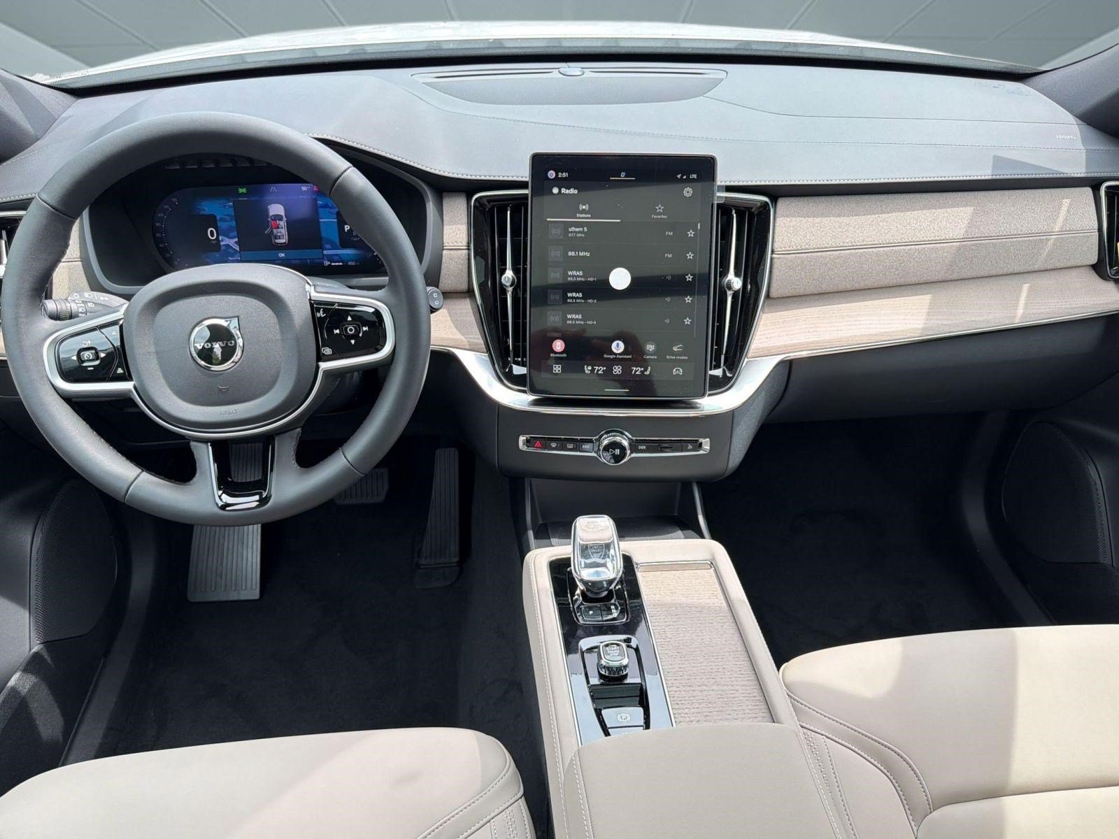 New 2026 Volvo XC90 B6 Plus w/ Protection Package AWD/4WD image 15
