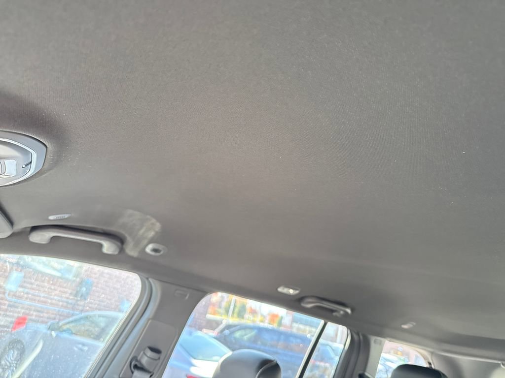 New 2025 Jeep Grand Cherokee Laredo X w/ Luxury Tech Group I image 19