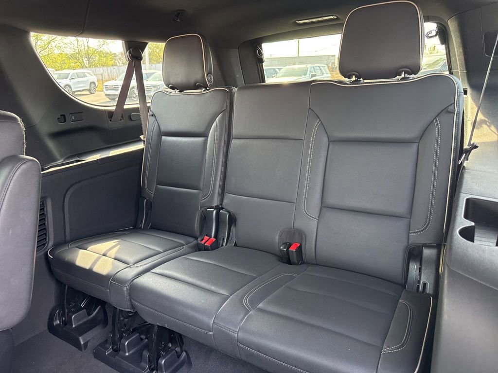 Used 2023 Chevrolet Suburban Premier image 13