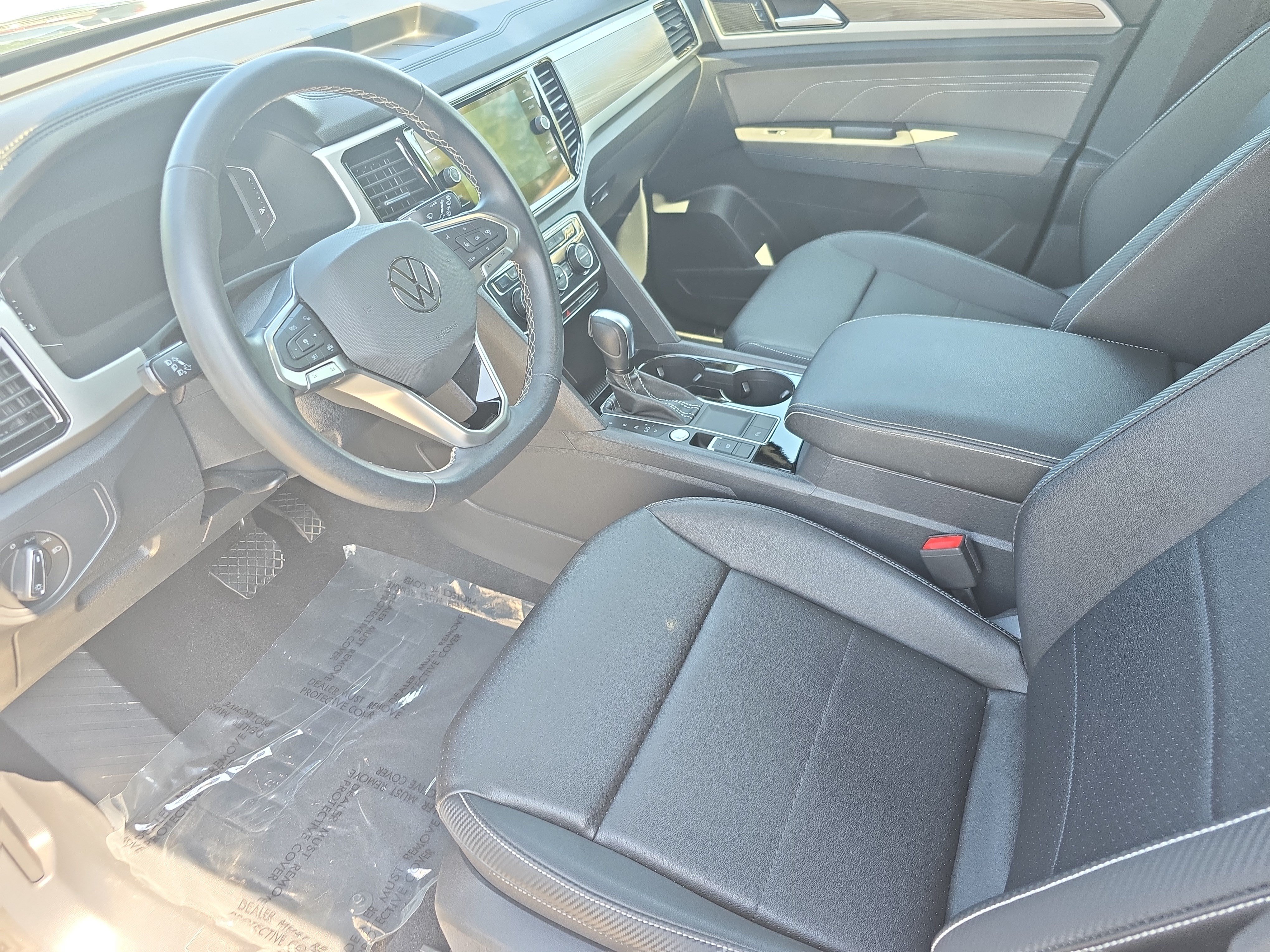 Used 2023 Volkswagen Atlas Cross Sport SE w/ Panoramic Sunroof Package FWD image 17