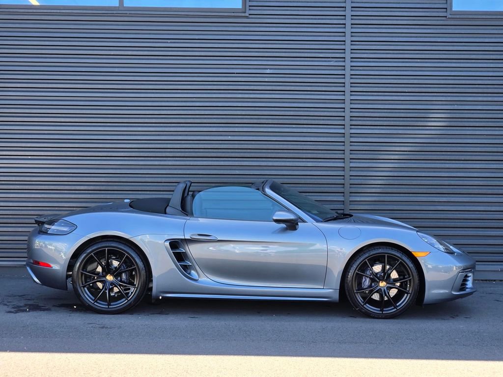 Used 2025 Porsche 718 Boxster image 8