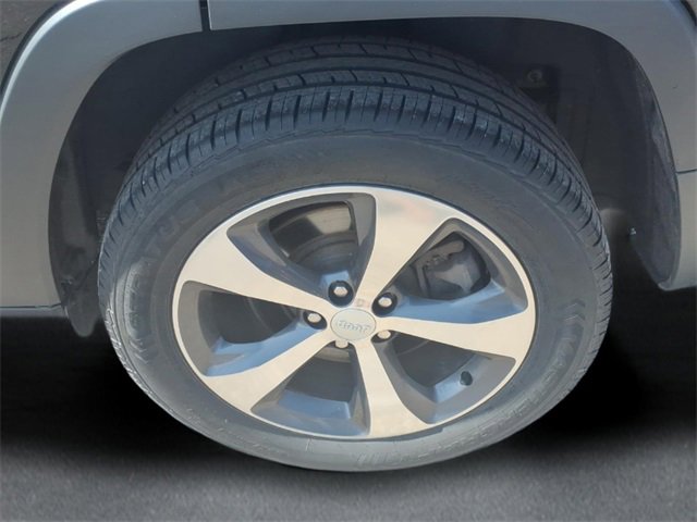 Used 2019 Jeep Cherokee Limited w/ Technology Group image 7