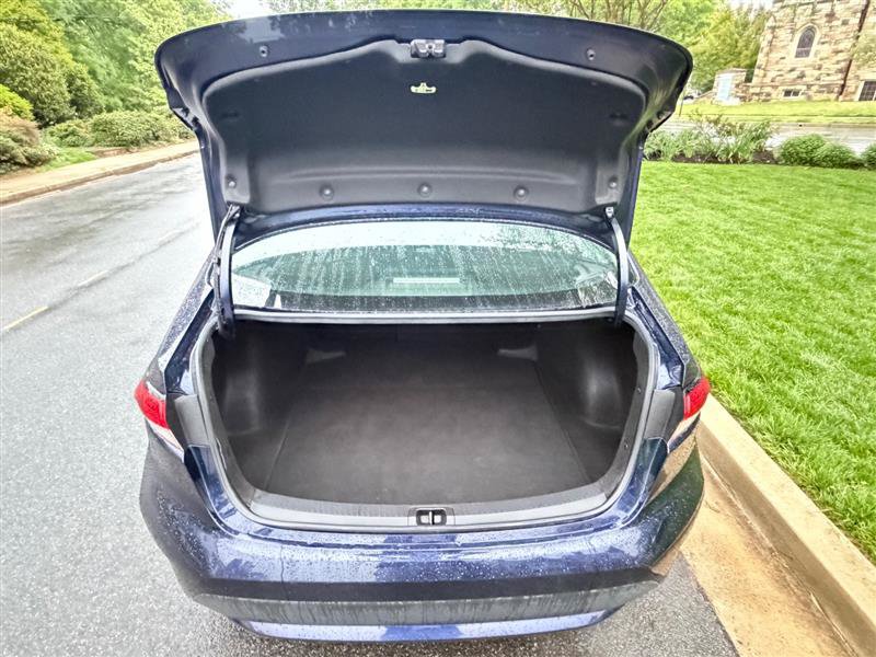 Used 2021 Toyota Corolla LE FWD image 19