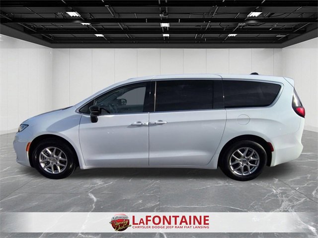 Certified 2024 Chrysler Pacifica Touring-L image 2