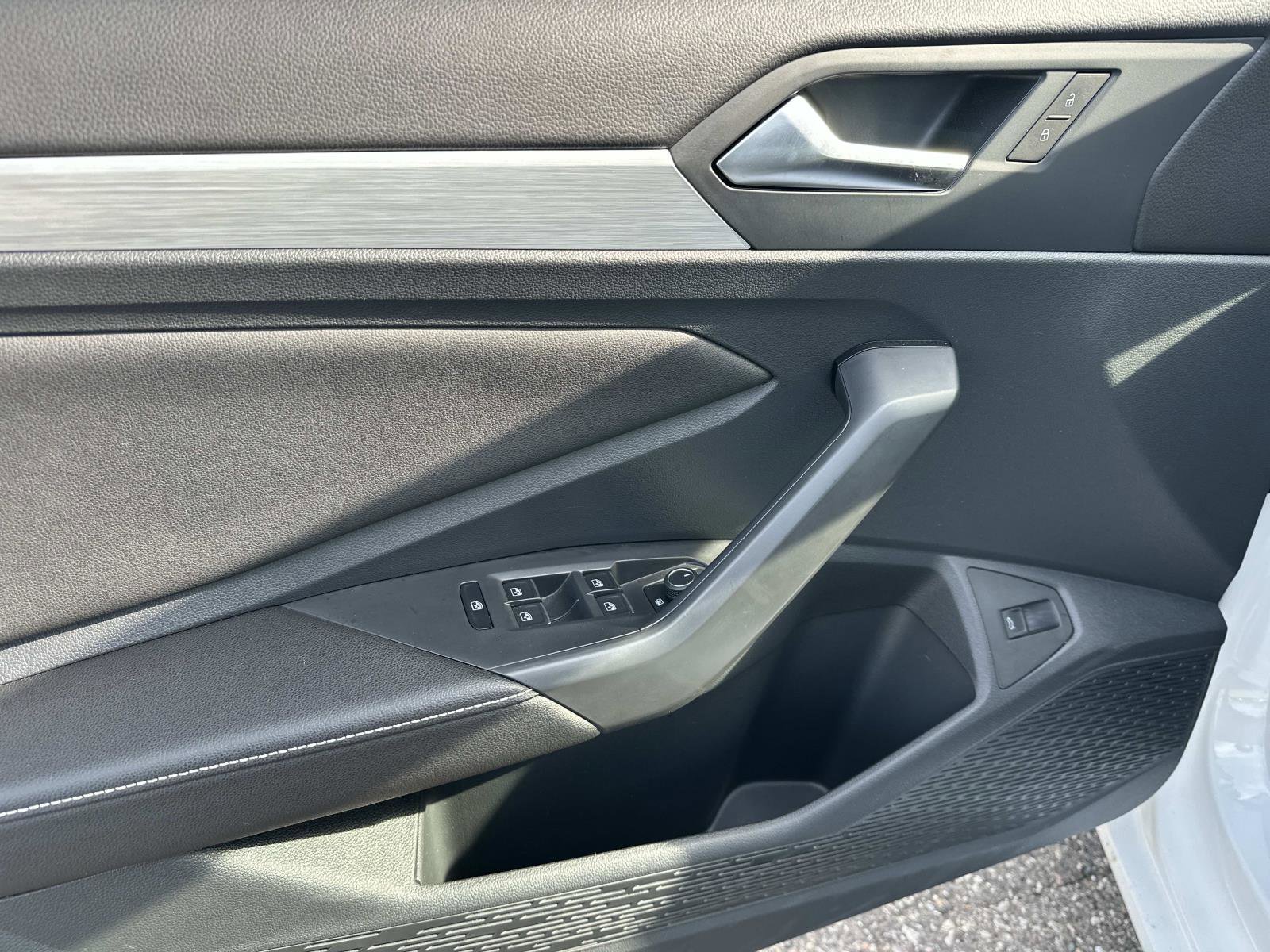 Used 2025 Volkswagen Jetta Sport image 15