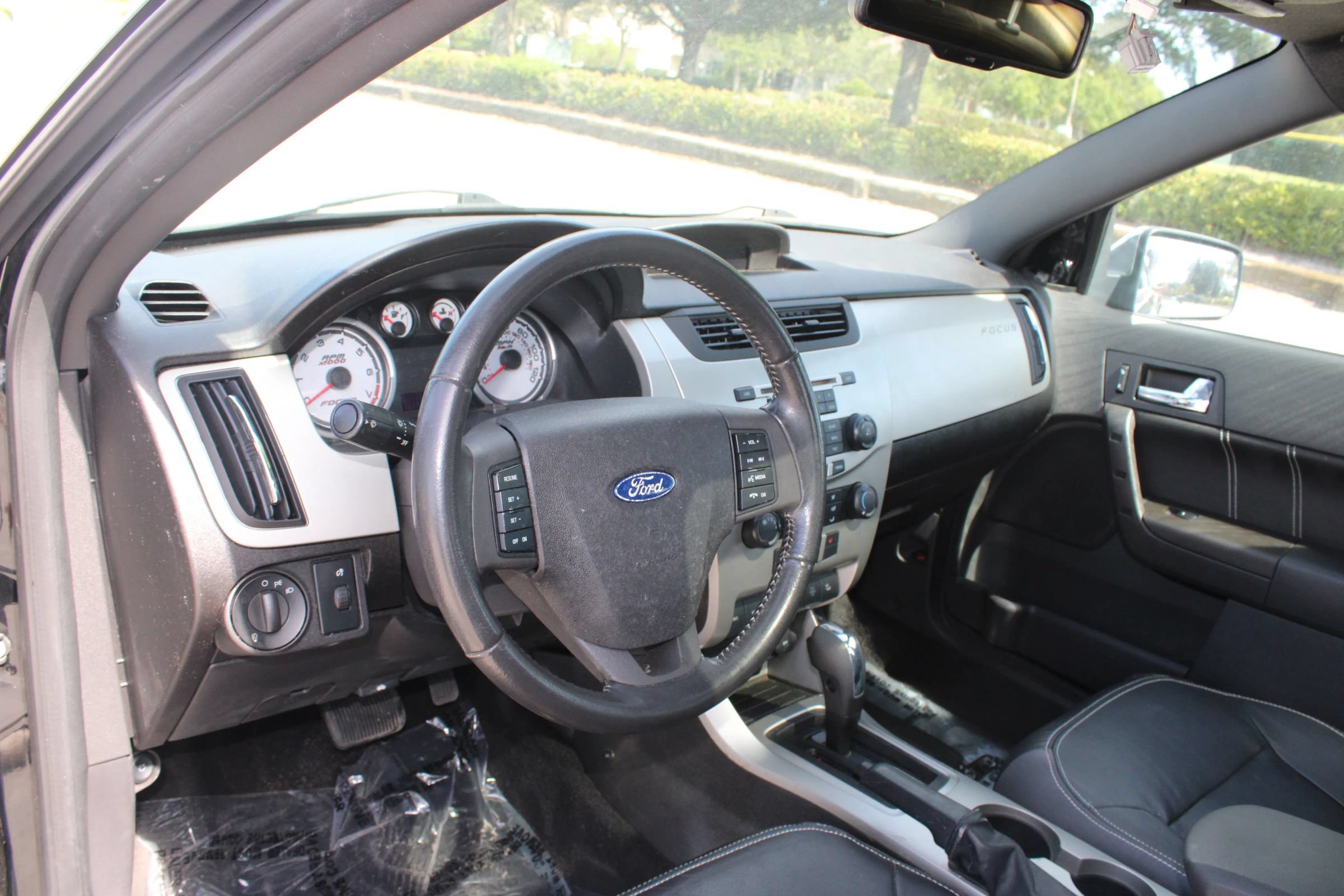 Used 2011 Ford Focus SEL w/ 301A Rapid Spec Order Code FWD image 8
