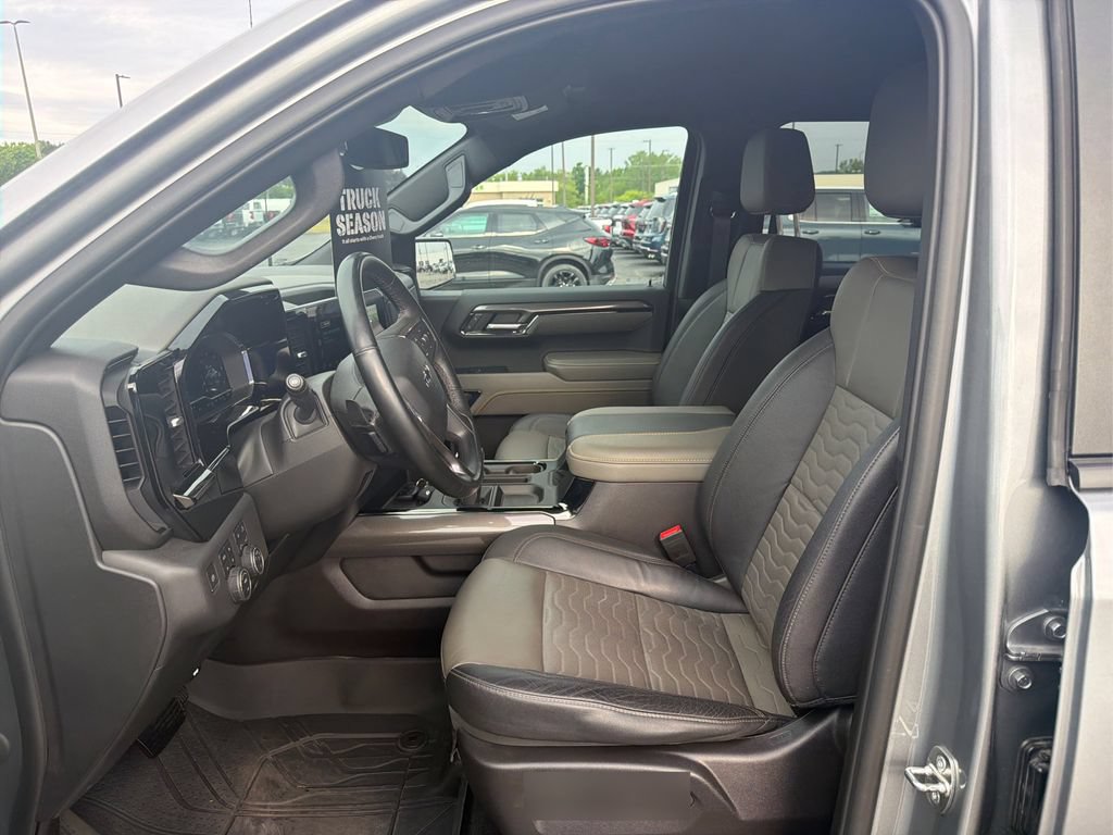 Used 2024 Chevrolet Silverado 1500 ZR2 AWD/4WD image 19